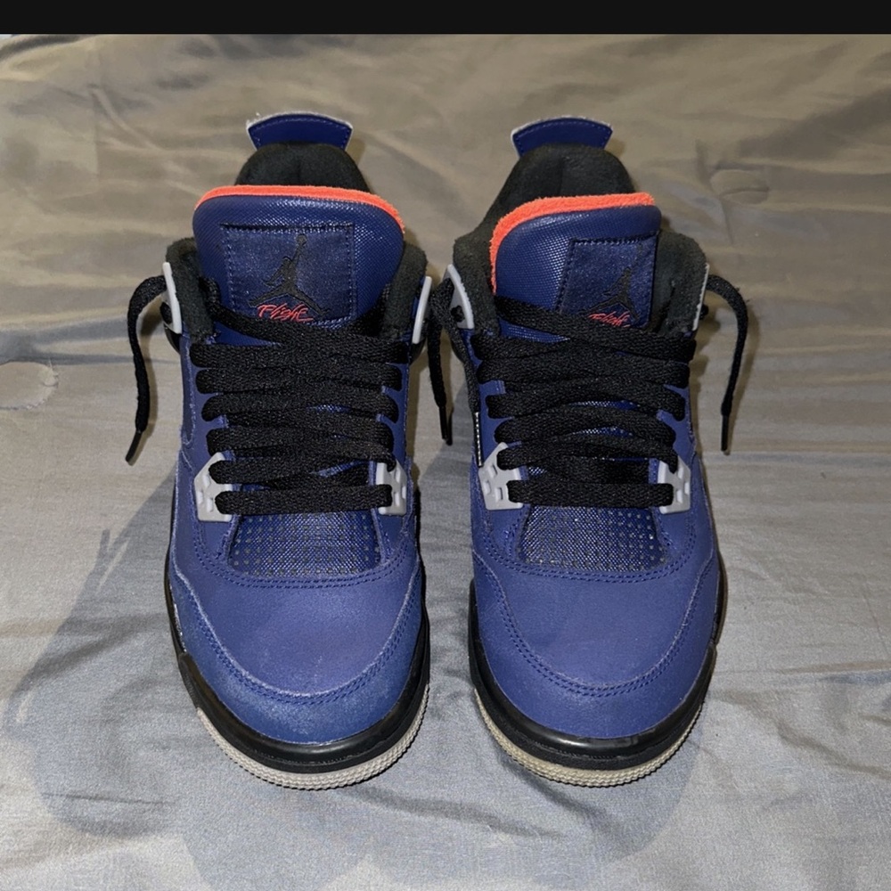 Jordan 4 size 5.5y